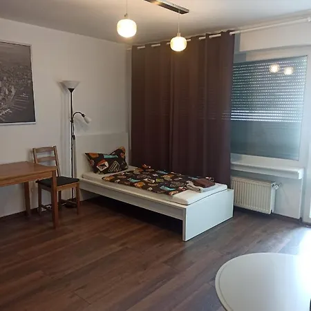 Ruhiges Mit Kueche Und Balkon, Marktplatz Апартаменты Оффенбах