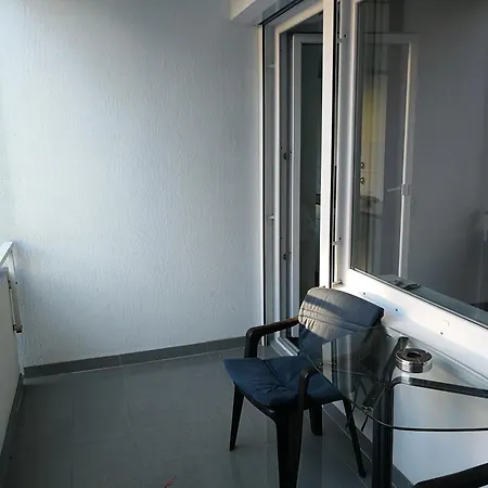 Ruhiges Mit Kueche Und Balkon, Marktplatz Apartament Offenbach am Main