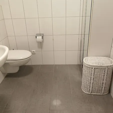 Апартаменты Ruhiges Mit Kueche Und Balkon, Marktplatz Оффенбах